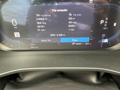 Certified 2025 Volvo XC40 B5 Core AWD/4WD image 23