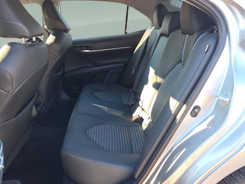 Used 2024 Toyota Camry SE image 12