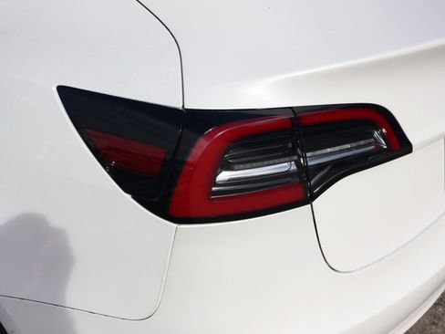 Used 2018 Tesla Model 3 Long Range image 7