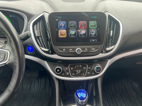 Used 2018 Chevrolet Volt LT w/ Comfort Package FWD image 12