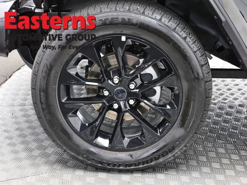 Used 2025 Jeep Wrangler Unlimited Sahara AWD/4WD image 29