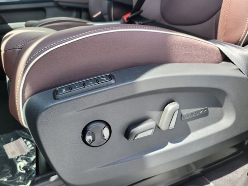 New 2025 Volkswagen ID. Buzz Pro S Plus image 18