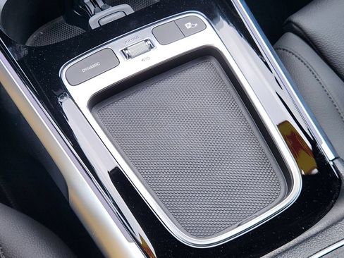 Certified 2025 Mercedes-Benz GLB 250 4MATIC image 27