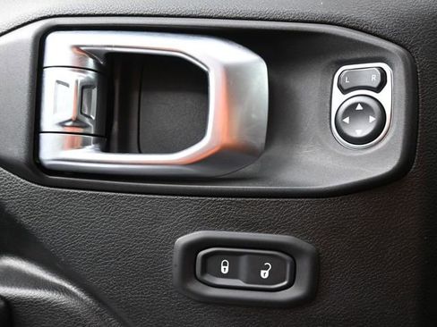 Used 2020 Jeep Gladiator Sport w/ Quick Order Package 24S image 18