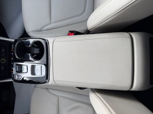 Certified 2022 Hyundai Tucson Limited w/ Winter Package image 25