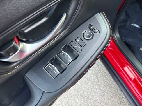 Used 2025 Honda HR-V Sport image 11