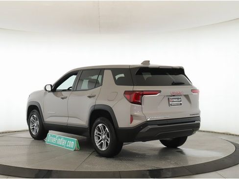 Used 2025 GMC Terrain Elevation image 8