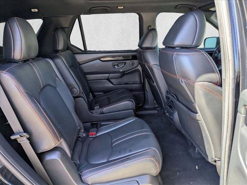 Used 2023 Honda Pilot TrailSport image 21