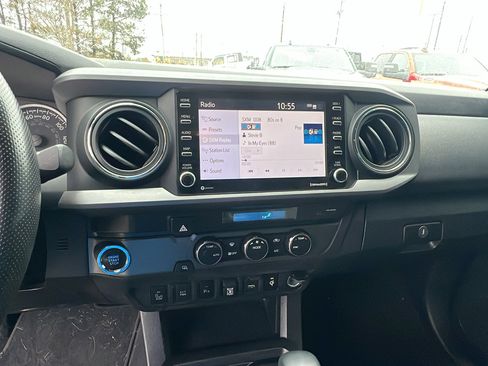 Used 2022 Toyota Tacoma TRD Sport image 32