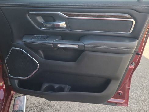 Used 2019 RAM 1500 Laramie image 36