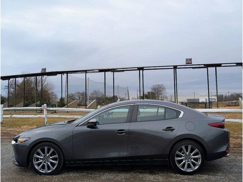 Used 2023 MAZDA MAZDA3 s image 4