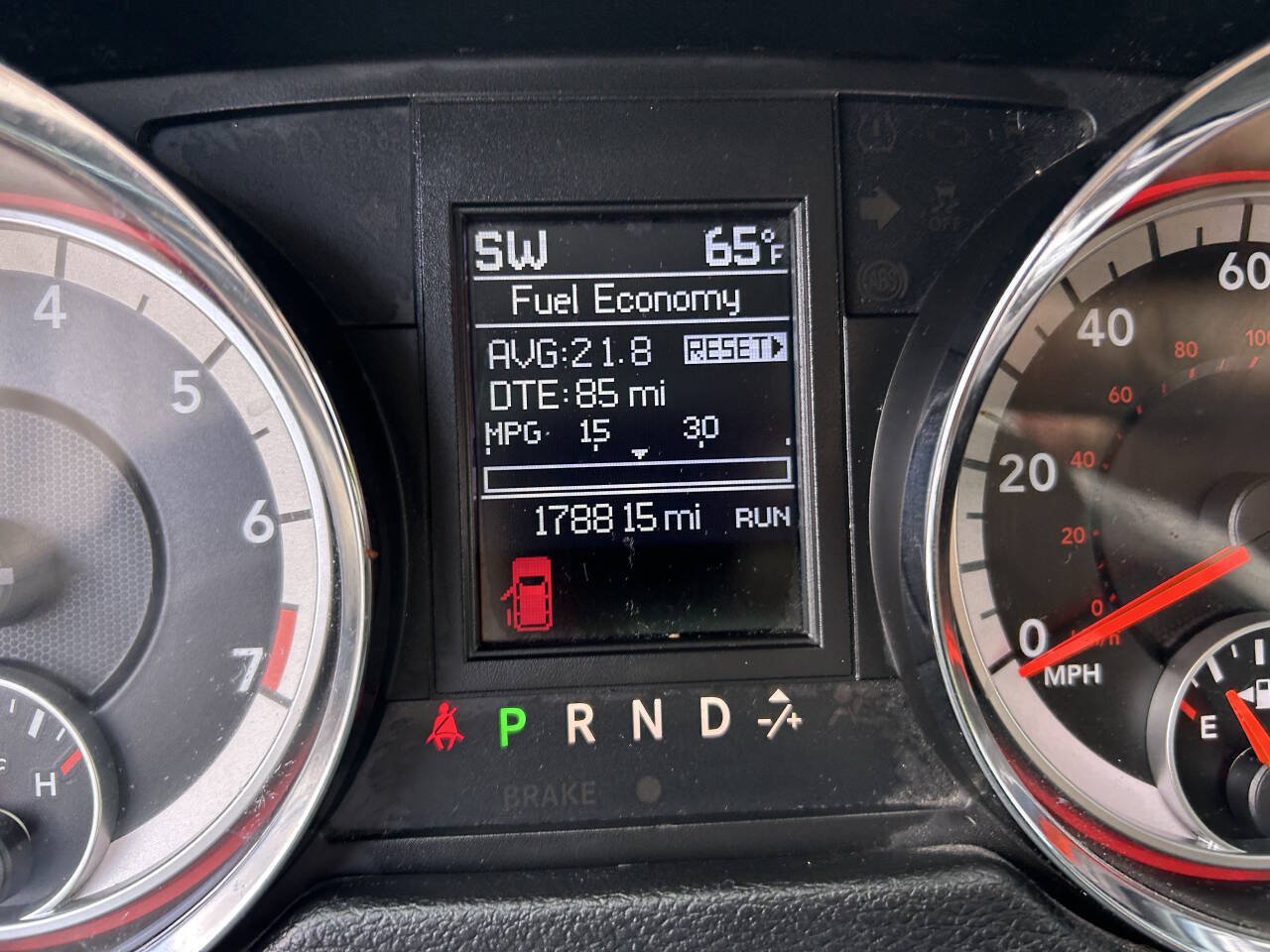 Used 2015 Dodge Grand Caravan SXT w/ Rear Park Assist Package FWD image 13