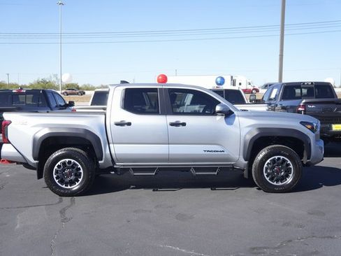 Used 2024 Toyota Tacoma TRD Off-Road image 5