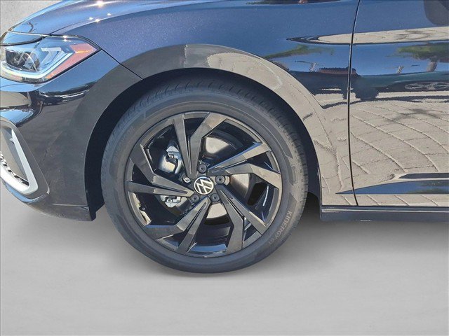Certified 2026 Volkswagen Jetta SE FWD image 26