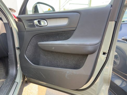 Certified 2023 Volvo XC40 B5 Plus w/ Driver Assist Package image 21