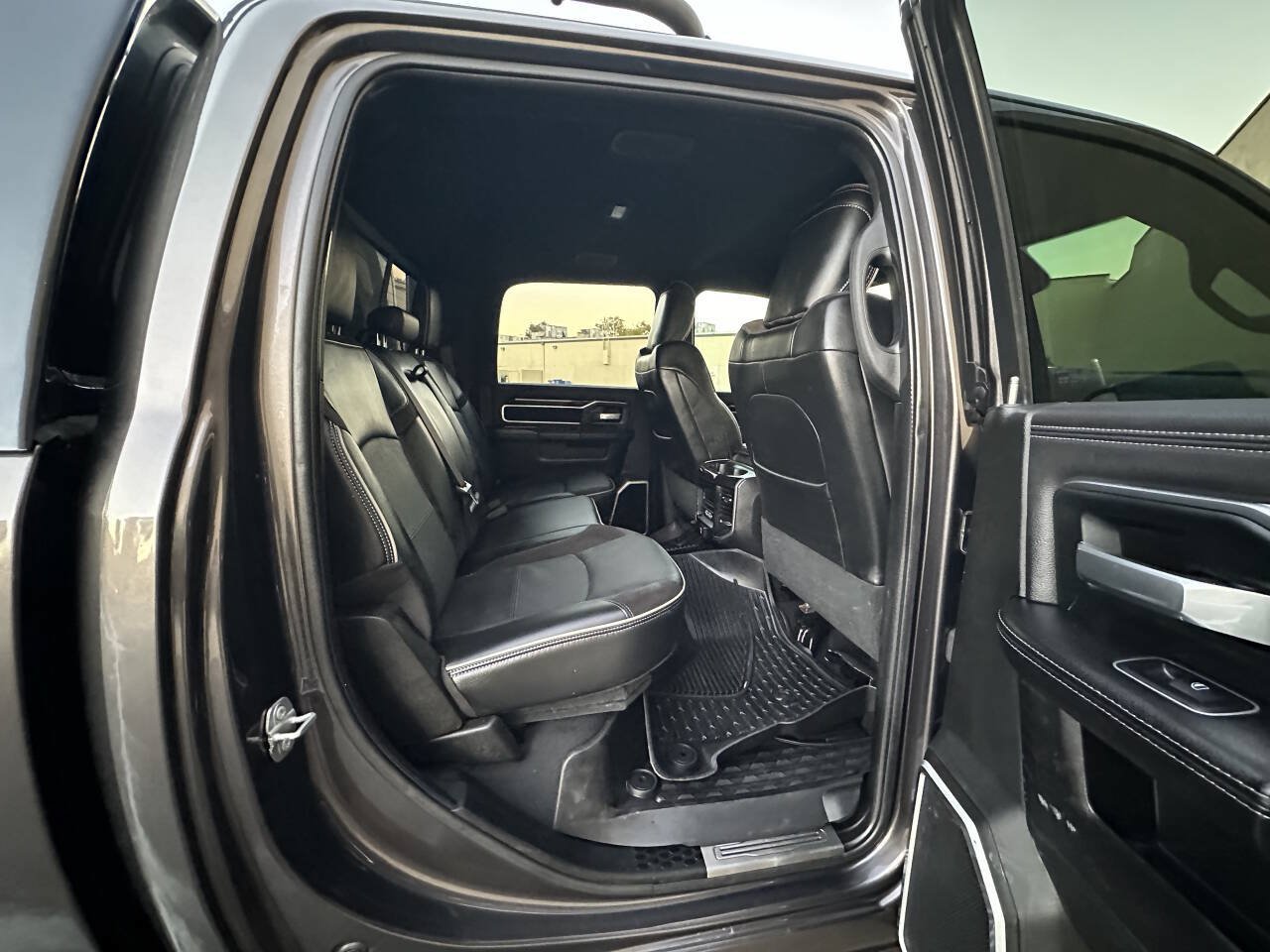 Used 2020 RAM 2500 Laramie w/ Night Edition AWD/4WD image 14