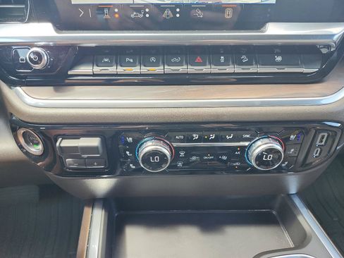 Certified 2025 GMC Sierra 1500 SLT w/ SLT Premium Plus Package AWD/4WD image 23
