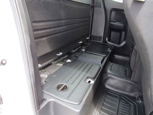 Used 2019 Ford Ranger XL w/ Equipment Group 101A Mid RWD image 16