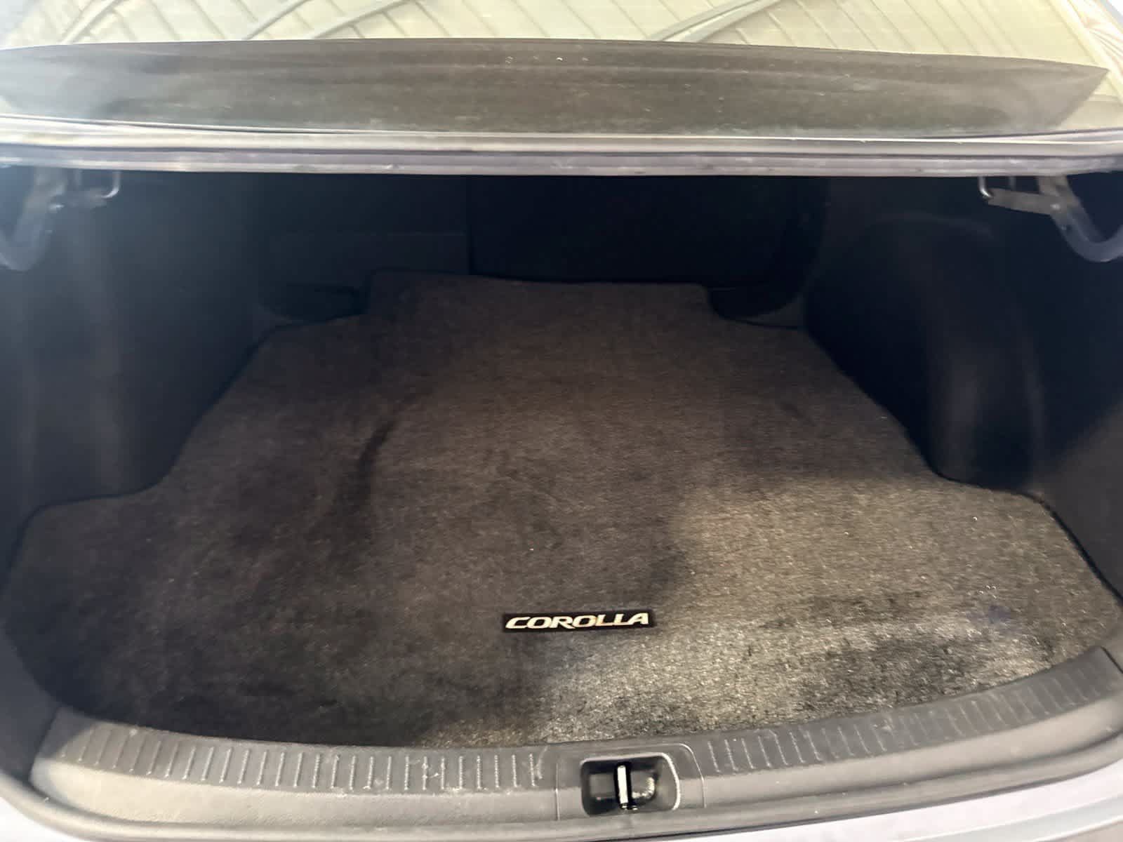 Used 2020 Toyota Corolla SE w/ Carpet Mat Package (TMS) FWD image 12