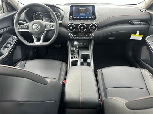 Used 2025 Nissan Sentra SR w/ SR Premium Package image 7