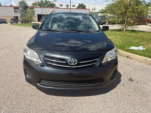 Used 2013 Toyota Corolla LE FWD image 2