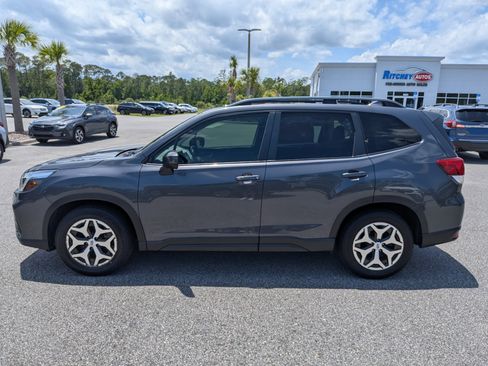 Used 2021 Subaru Forester Premium AWD/4WD image 7