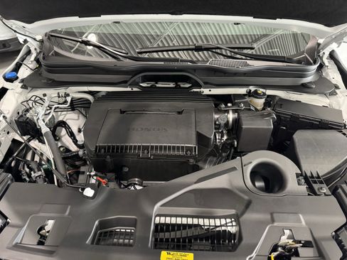 New 2025 Honda Pilot Touring image 14