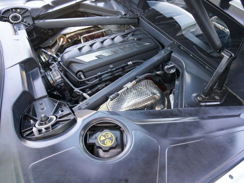 Used 2021 Chevrolet Corvette Stingray Preferred Cpe w/ Z51 Performance Package RWD image 36