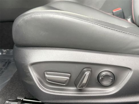 Certified 2025 Toyota Prius Plug-In Hybrid image 29