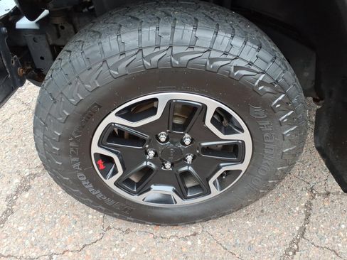 Used 2016 Jeep Wrangler Unlimited Rubicon AWD/4WD image 12