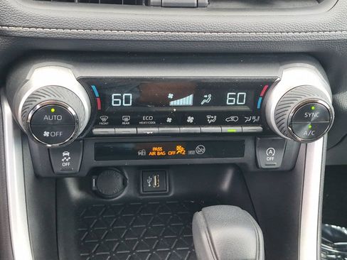 Certified 2025 Toyota RAV4 XLE FWD image 18