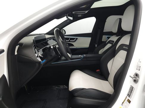 Used 2025 Mercedes-Benz E 53 AMG e 4MATIC Sedan image 8
