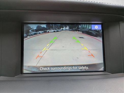 Used 2017 INFINITI QX30 FWD image 10