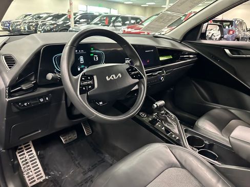 Used 2023 Kia Niro EX Touring image 14