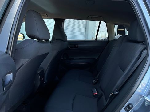 Used 2025 Toyota Corolla Cross LE image 11