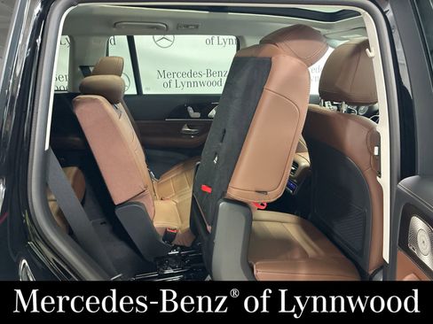 New 2026 Mercedes-Benz GLS 450 4MATIC image 15
