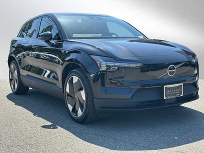 New 2025 Volvo EX30 Plus w/ Protection Package Premier