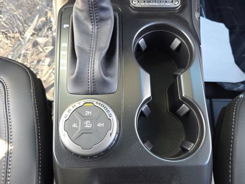 New 2026 Ford Bronco Outer Banks AWD/4WD image 19