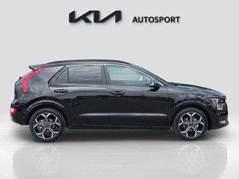 New 2025 Kia Niro EX Touring image 7