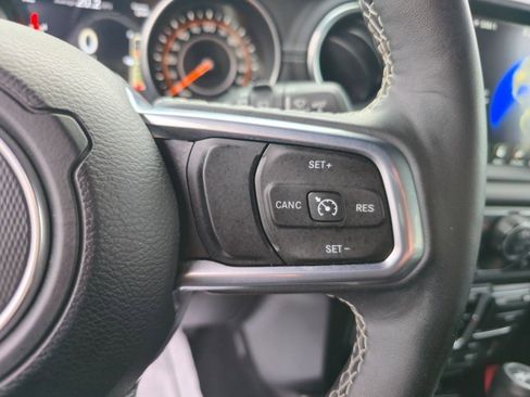 Used 2018 Jeep Wrangler Unlimited Sahara AWD/4WD image 20