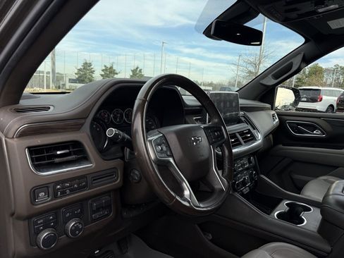 Used 2021 Chevrolet Tahoe Z71 w/ Z71 Signature Package image 10