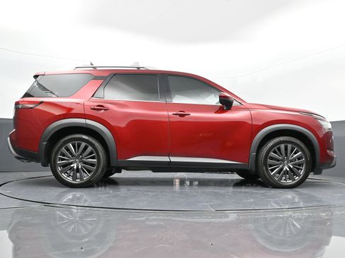 Used 2022 Nissan Pathfinder SL w/ SL Premium Package image 38