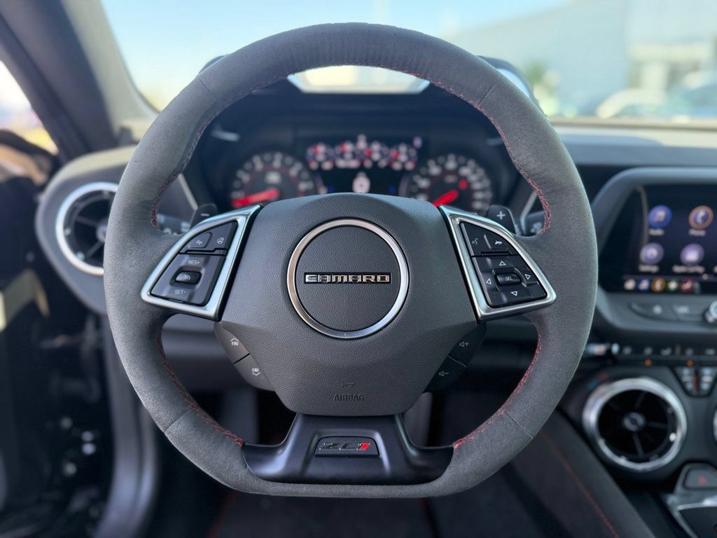 Used 2020 Chevrolet Camaro ZL1 RWD image 17