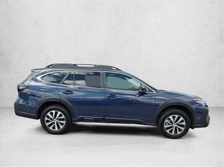 Used 2025 Subaru Outback Premium AWD/4WD video 4