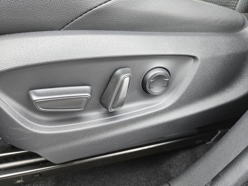 Used 2024 Toyota bZ4X FWD image 22