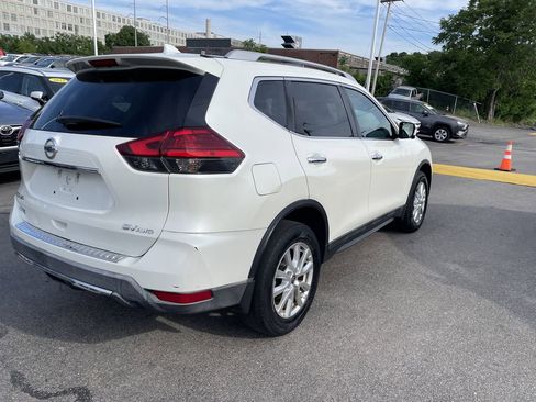 Used 2017 Nissan Rogue SV w/ SV Premium Package AWD/4WD image 8
