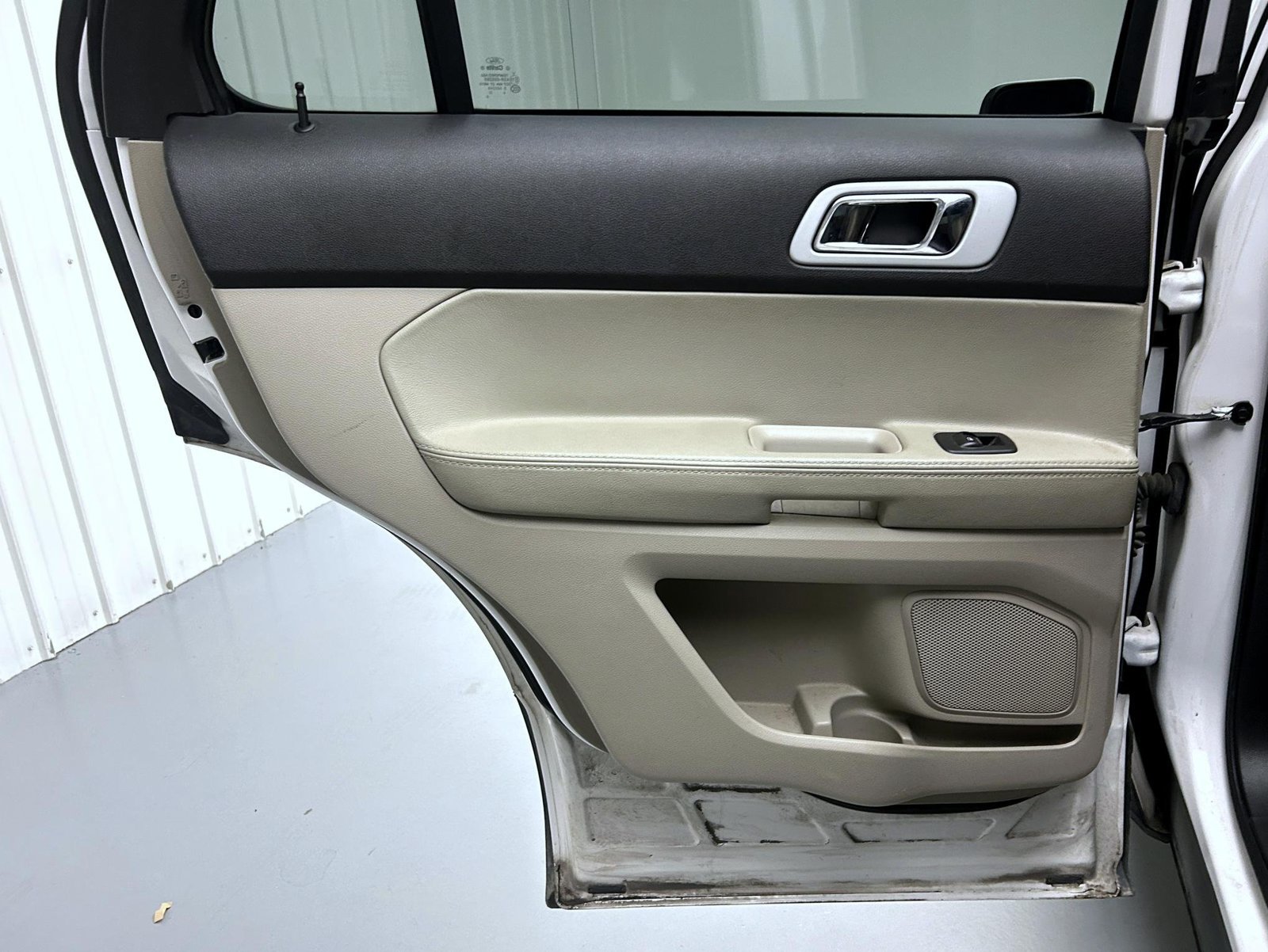Used 2014 Ford Explorer Limited w/ Equipment Group 302A AWD/4WD image 22