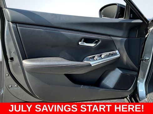 Used 2025 Nissan Sentra SR FWD image 21