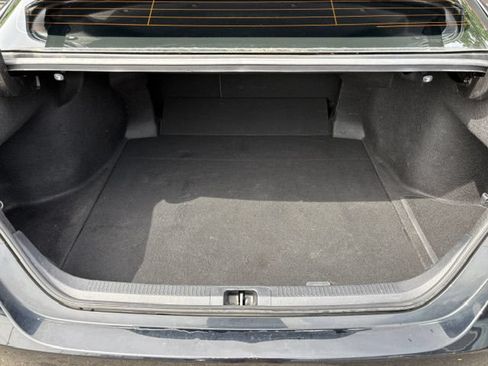 Used 2022 Toyota Camry LE FWD image 10