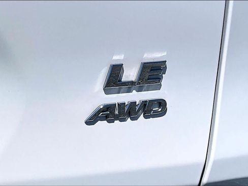 Used 2023 Toyota RAV4 LE AWD/4WD image 18
